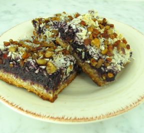 berry-superfood-crumble-bars